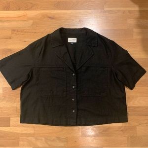 Women’s Universal Thread Cropped Button Up Top